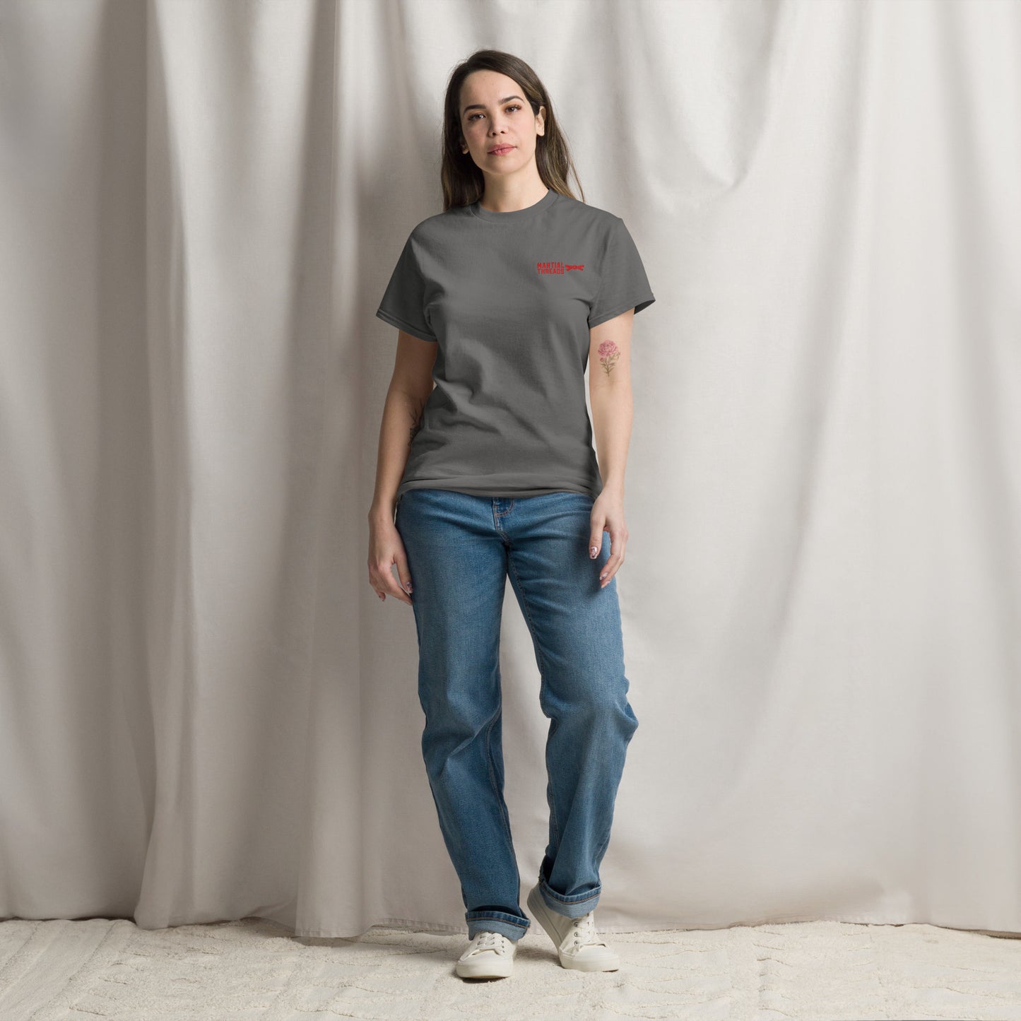 La camiseta de rango (cinturón rojo)
