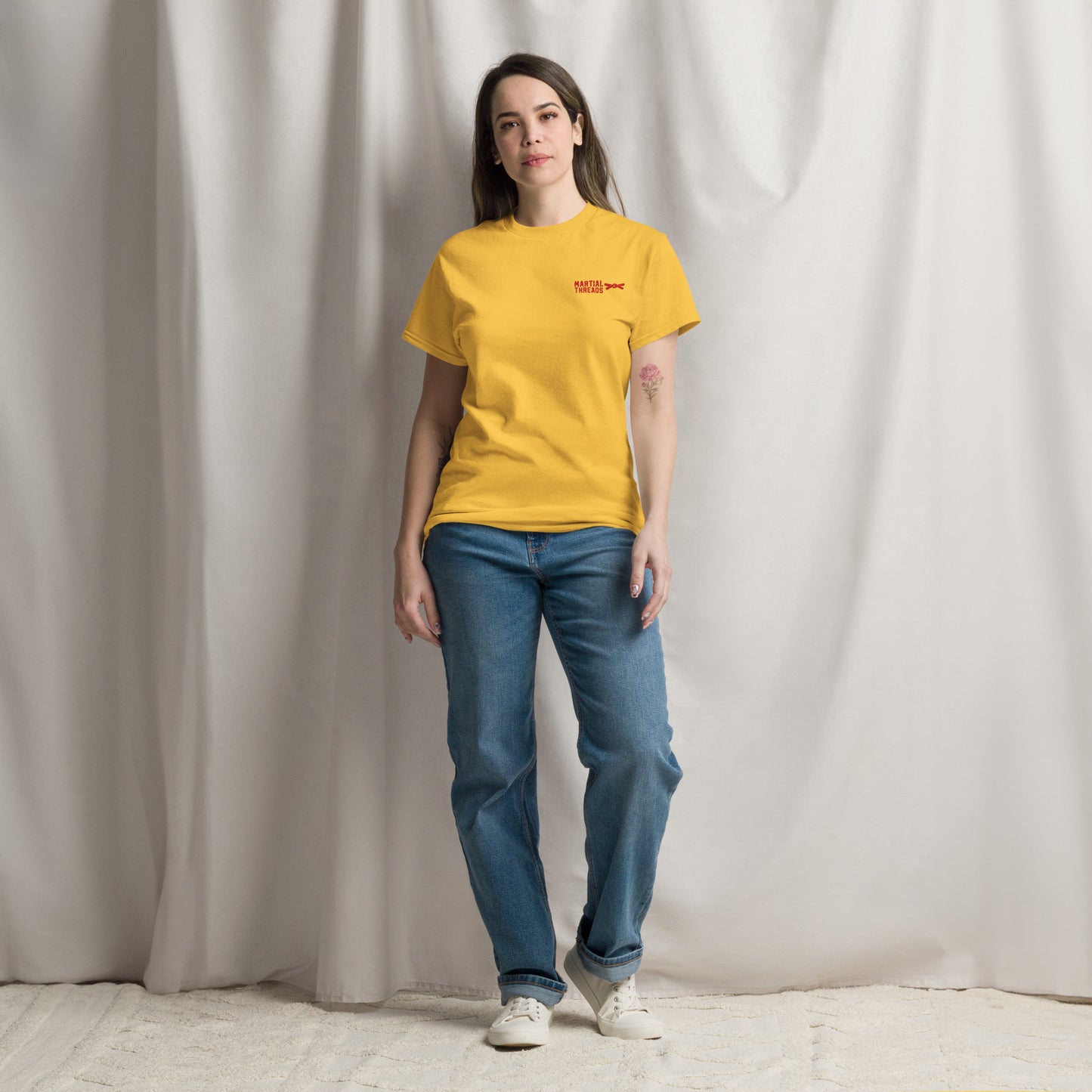 La camiseta de rango (cinturón rojo)