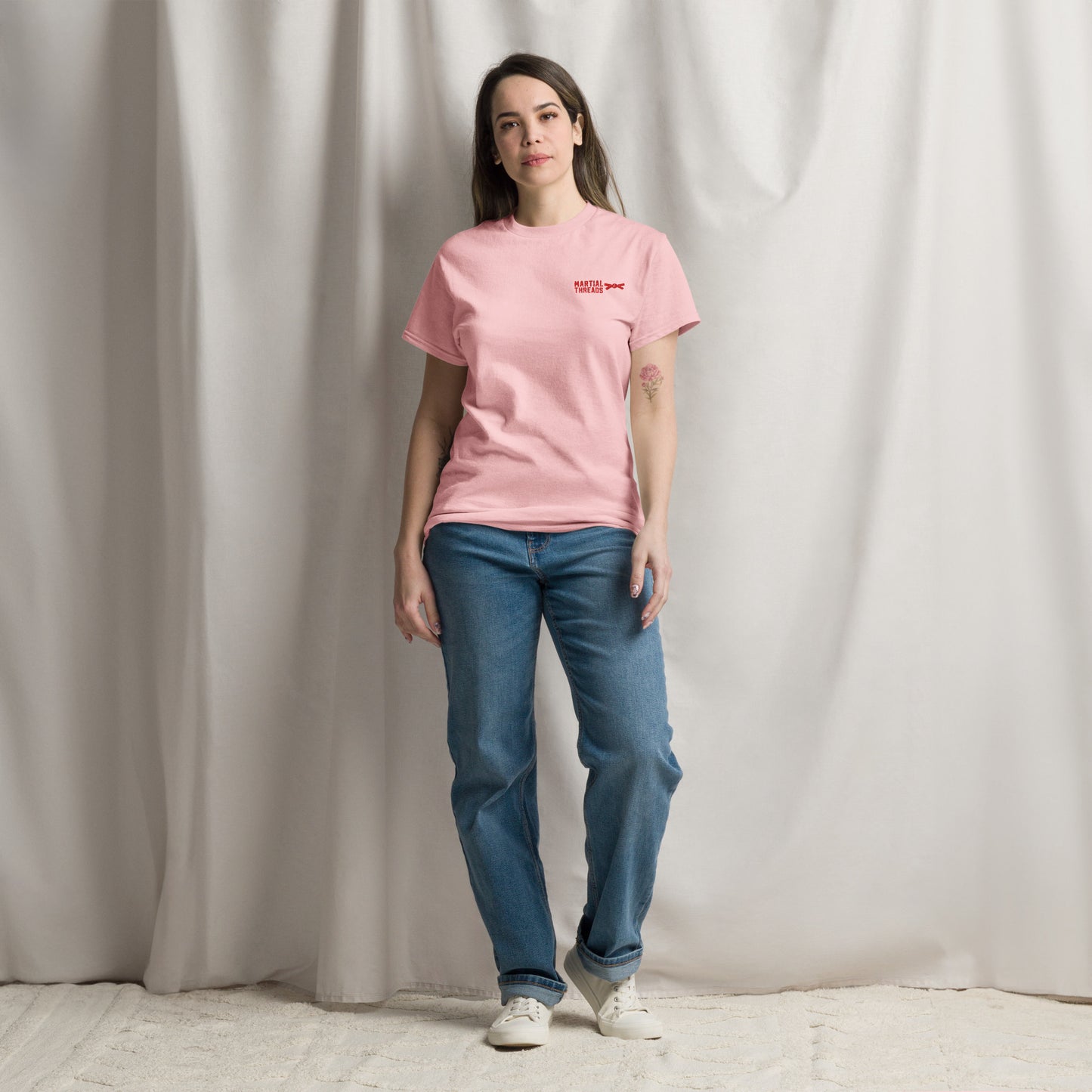La camiseta de rango (cinturón rojo)