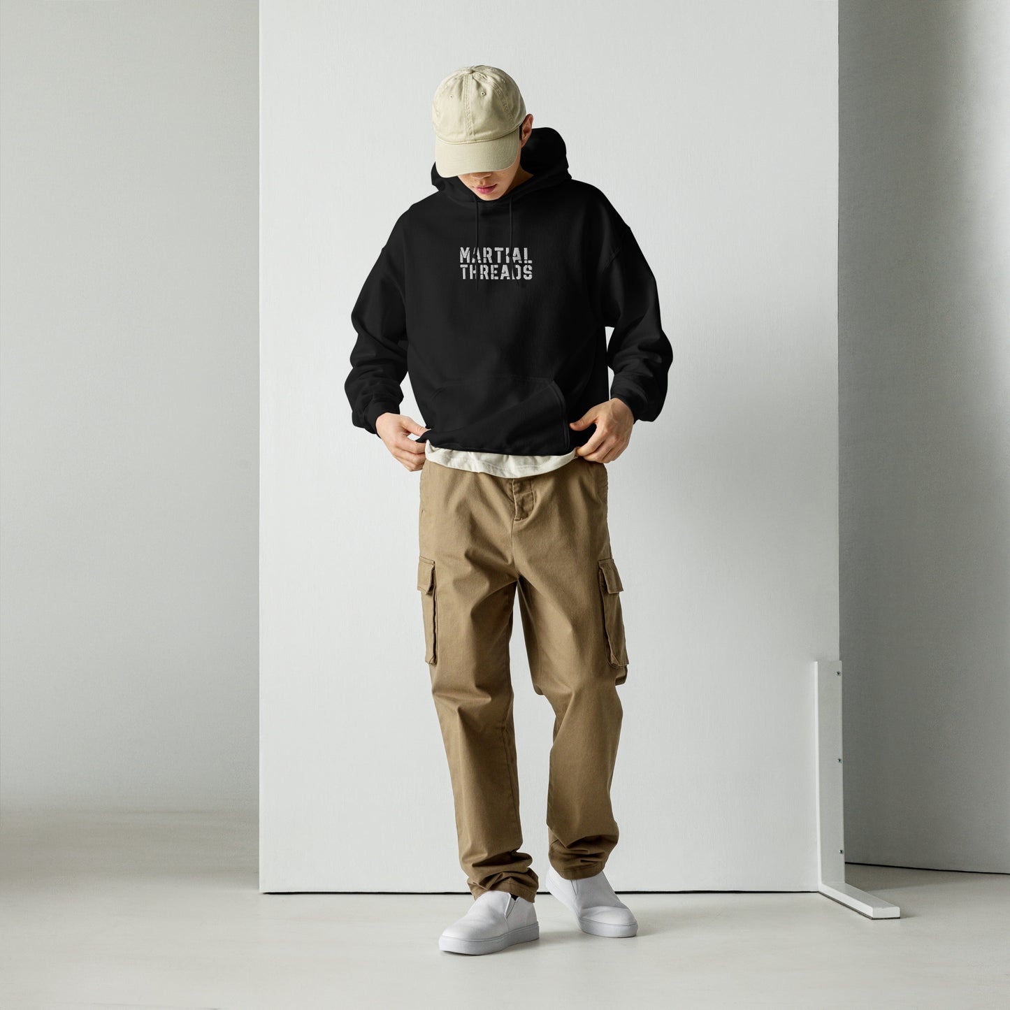 La sudadera con capucha marcial