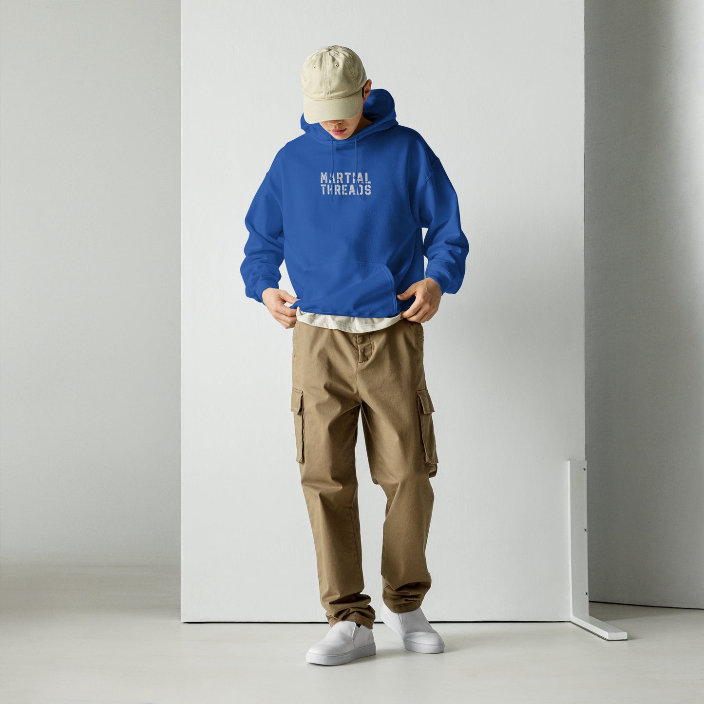 La sudadera con capucha marcial